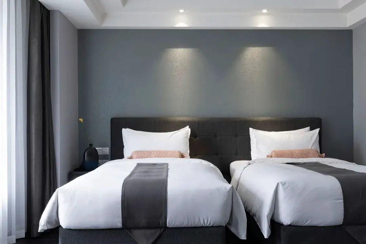 שניאנג Holz Hotel מראה חיצוני תמונה