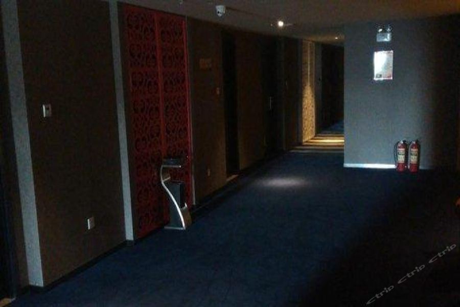 שניאנג Holz Hotel מראה חיצוני תמונה